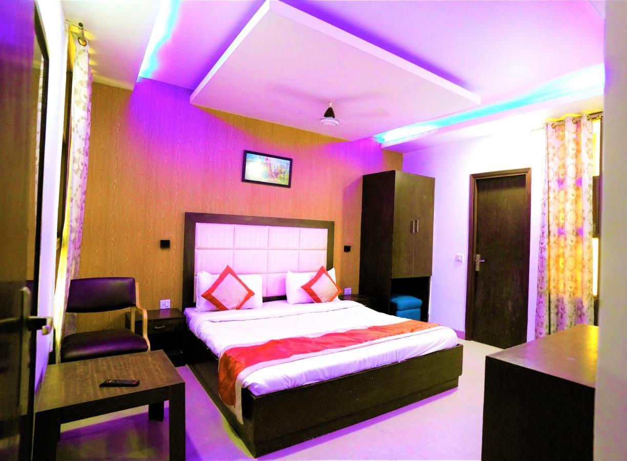 Hotel The Rts Plaza Νέο Δελχί Εξωτερικό φωτογραφία