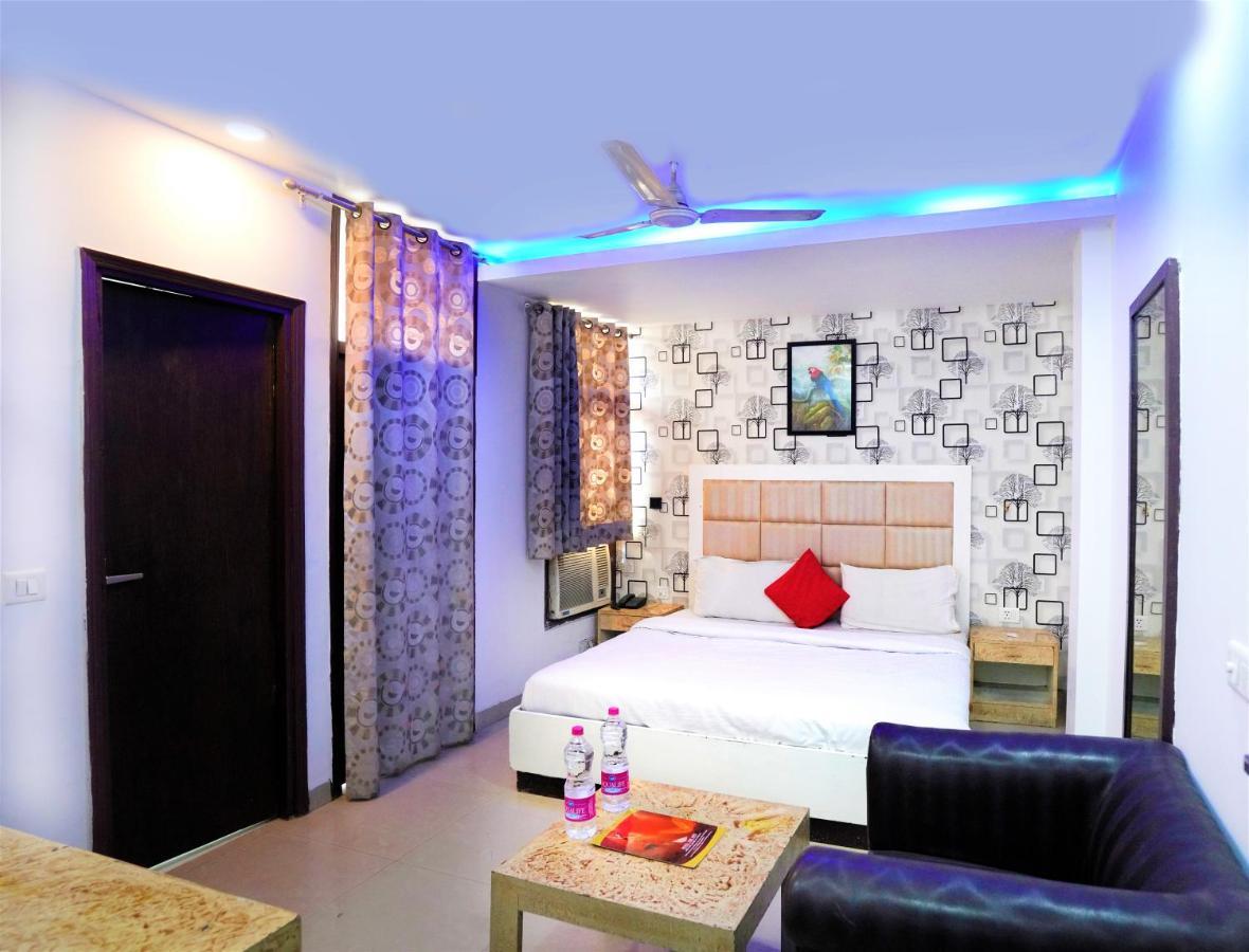 Hotel The Rts Plaza Νέο Δελχί Εξωτερικό φωτογραφία