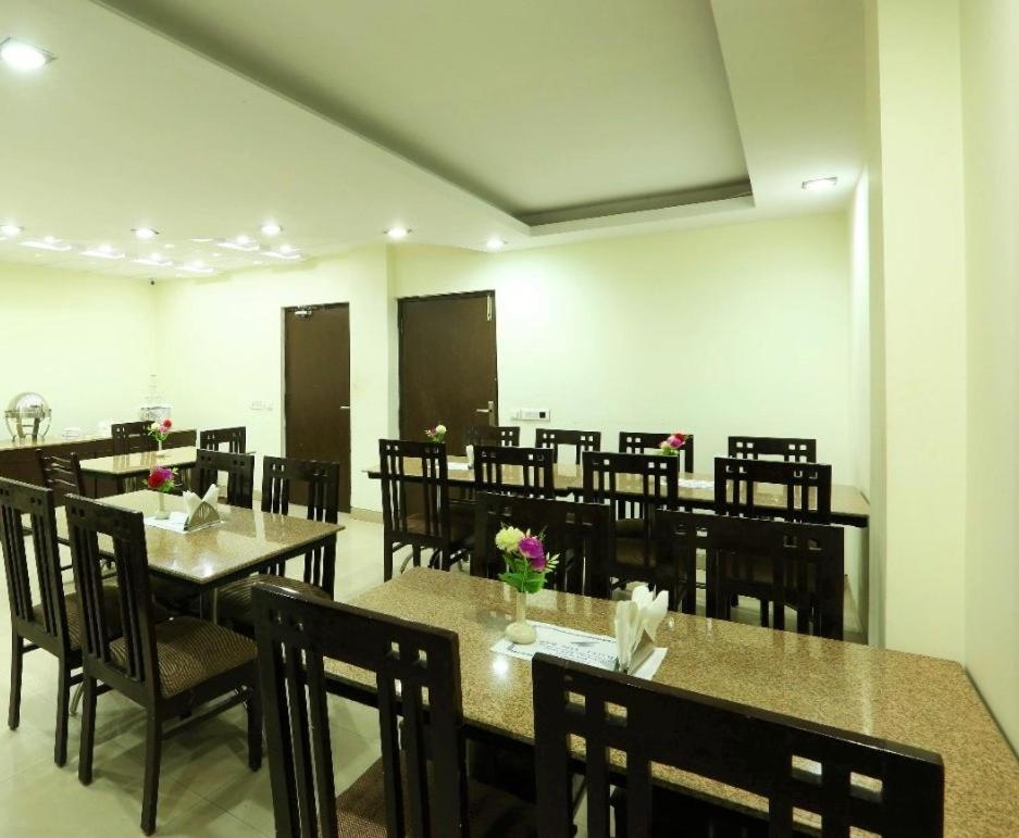 Hotel The Rts Plaza Νέο Δελχί Εξωτερικό φωτογραφία