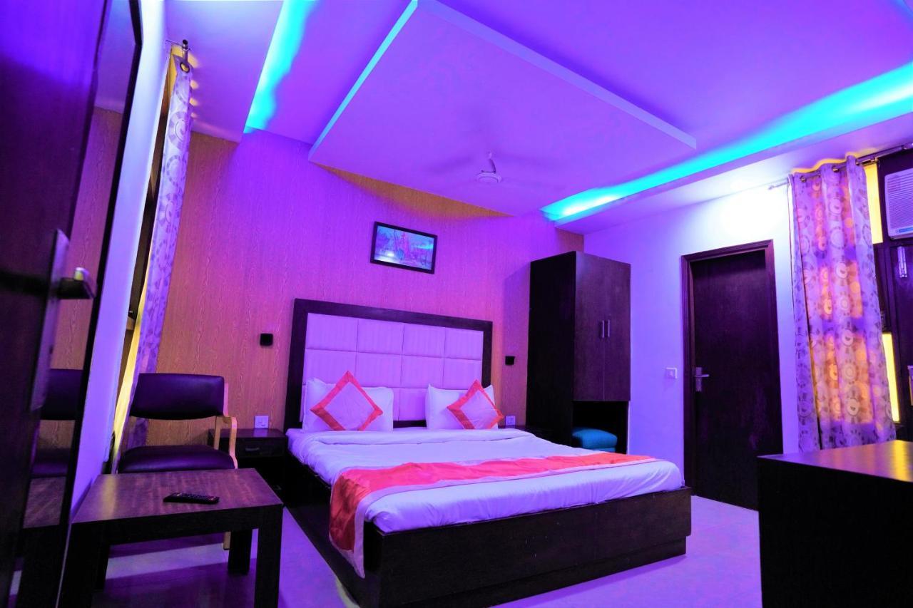 Hotel The Rts Plaza Νέο Δελχί Εξωτερικό φωτογραφία
