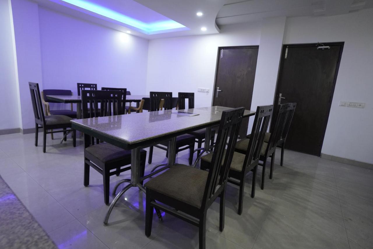 Hotel The Rts Plaza Νέο Δελχί Εξωτερικό φωτογραφία
