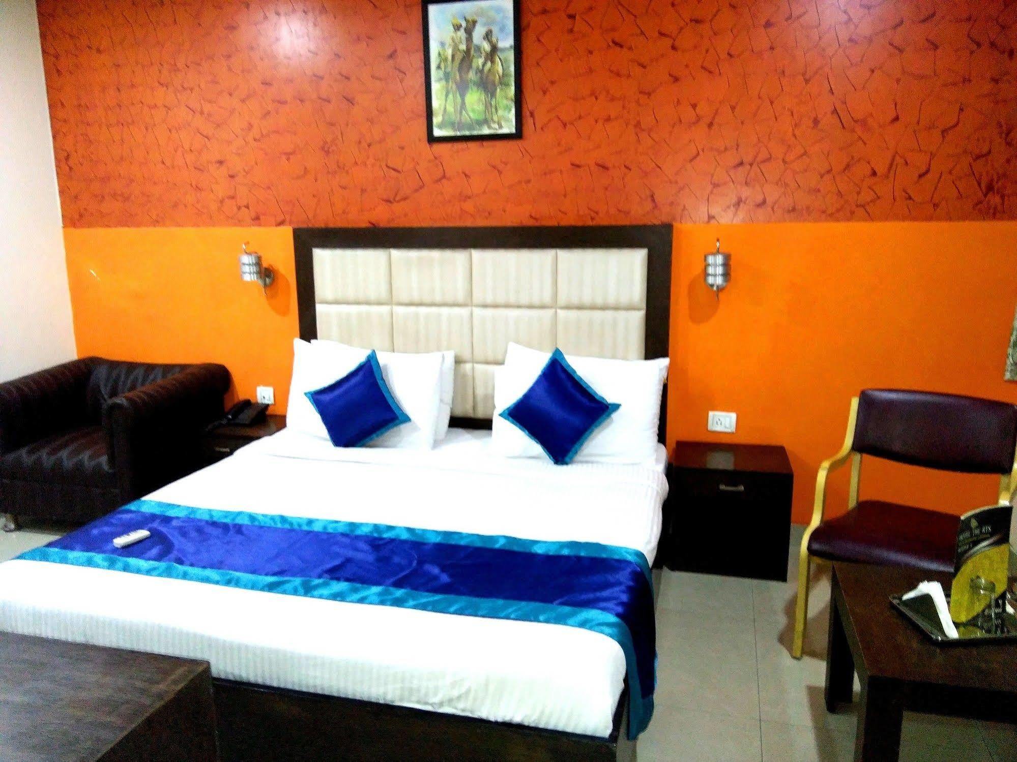 Hotel The Rts Plaza Νέο Δελχί Εξωτερικό φωτογραφία