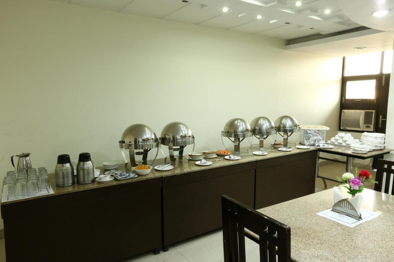 Hotel The Rts Plaza Νέο Δελχί Εξωτερικό φωτογραφία