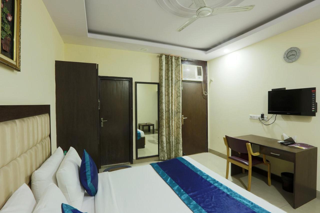 Hotel The Rts Plaza Νέο Δελχί Εξωτερικό φωτογραφία